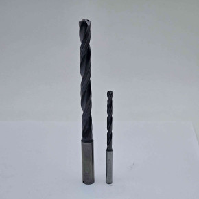 Carbide drill, helical, 8xD with watering