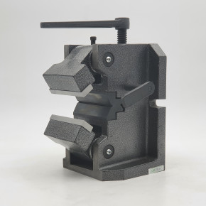 Machine vise for shaft