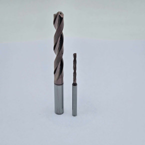 USITECH 5XD carbide drill with coolant