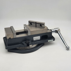 Vise for milling machine standard